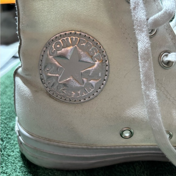 Converse High Tops -Size 7 - Picture 3 of 11